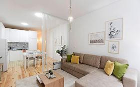 Lóios 1BR Flat Downtown by LovelyStay
